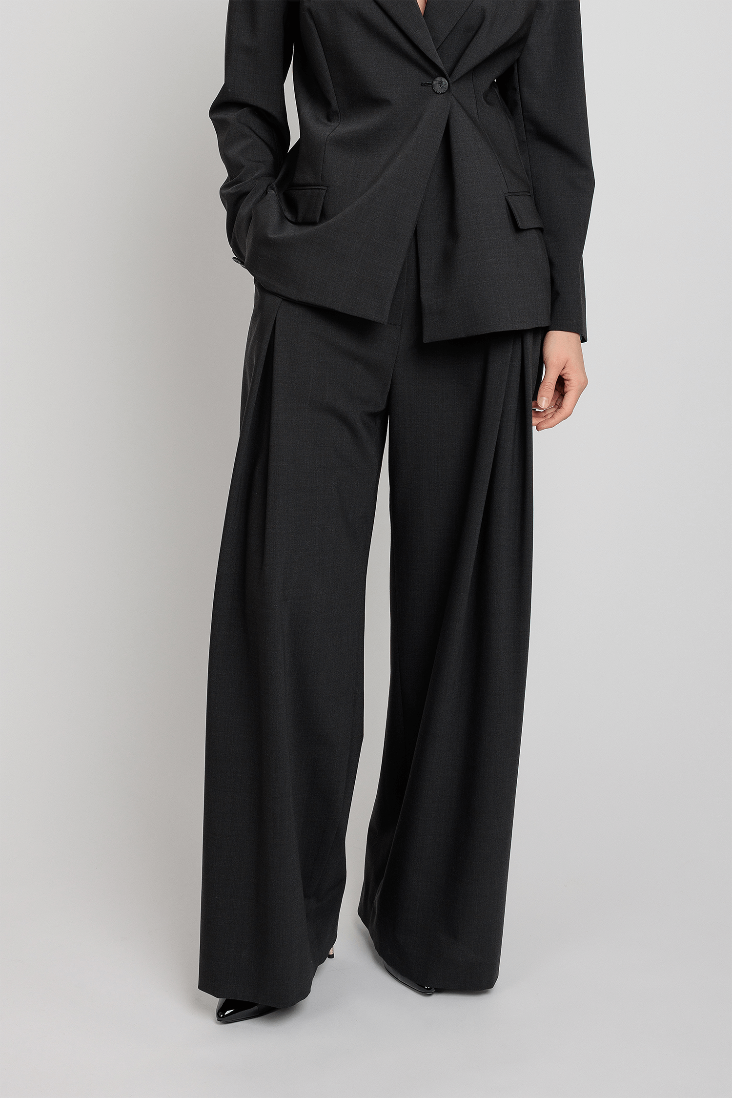 Bundfaltenhose in Schwarz